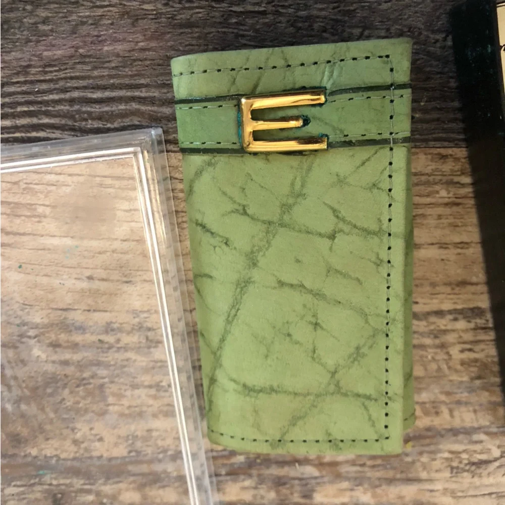 Vintage AMITY Key Case Holder Holds 6 Green Leather In Original Box-NEW